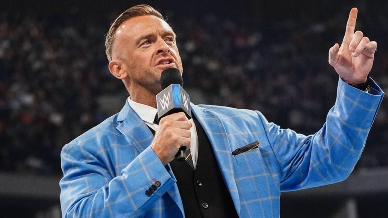 WWE SmackDown GM Dealing With An&nbsp;Injury