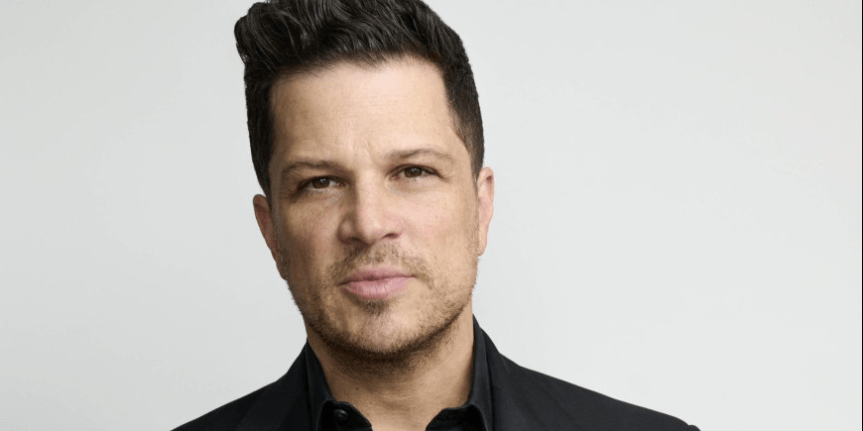 WWE Introduces New SmackDown Ring Announcer Mark Shunock (Mark&nbsp;Nash)