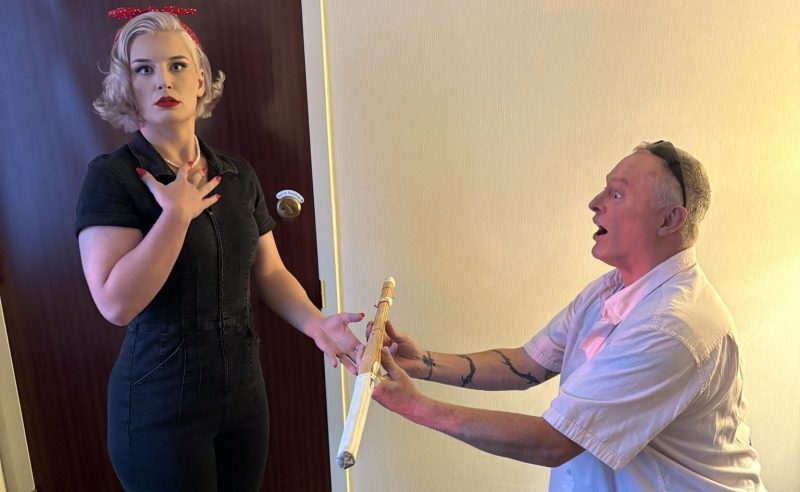 Toni Storm Gets Kendo Stick Gifted From The Sandman Ahead of Philly Street&nbsp;Fight